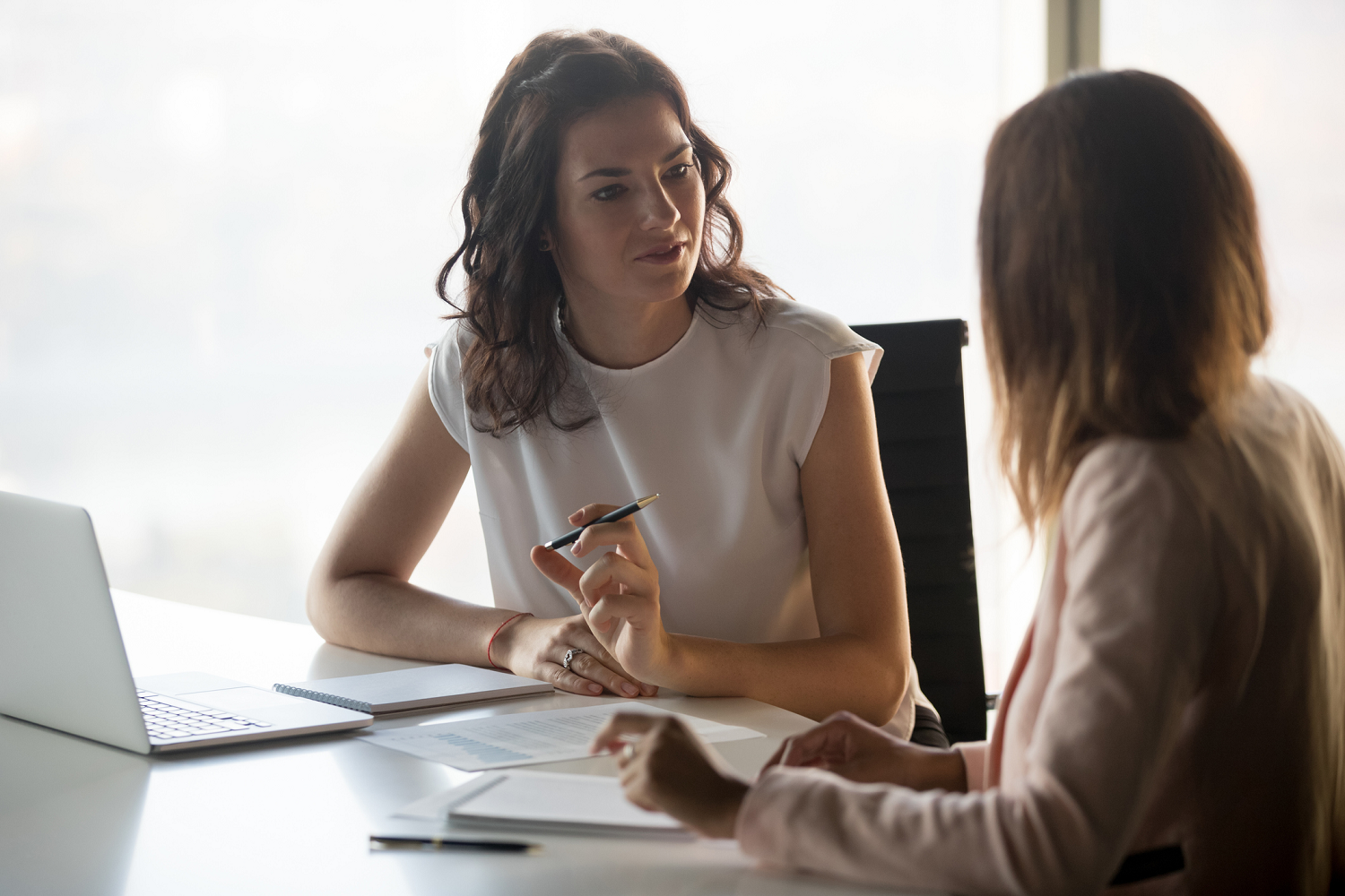 The Essential Guide to Choosing the Right Career Coach for Your Professional Growth